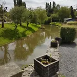 Les Etangs De *